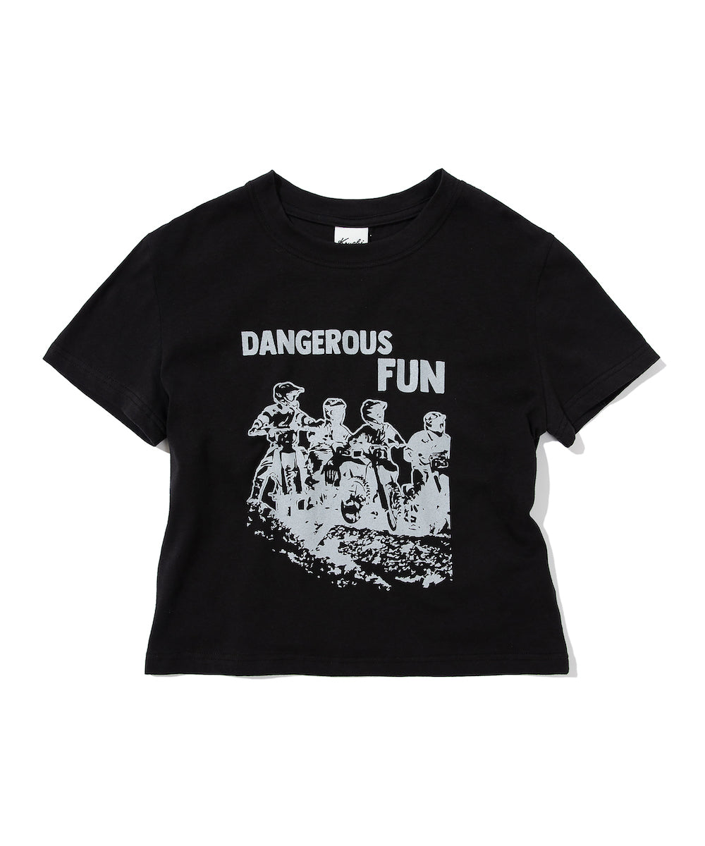 DANGEROUS FUN CROP T-SHIRT