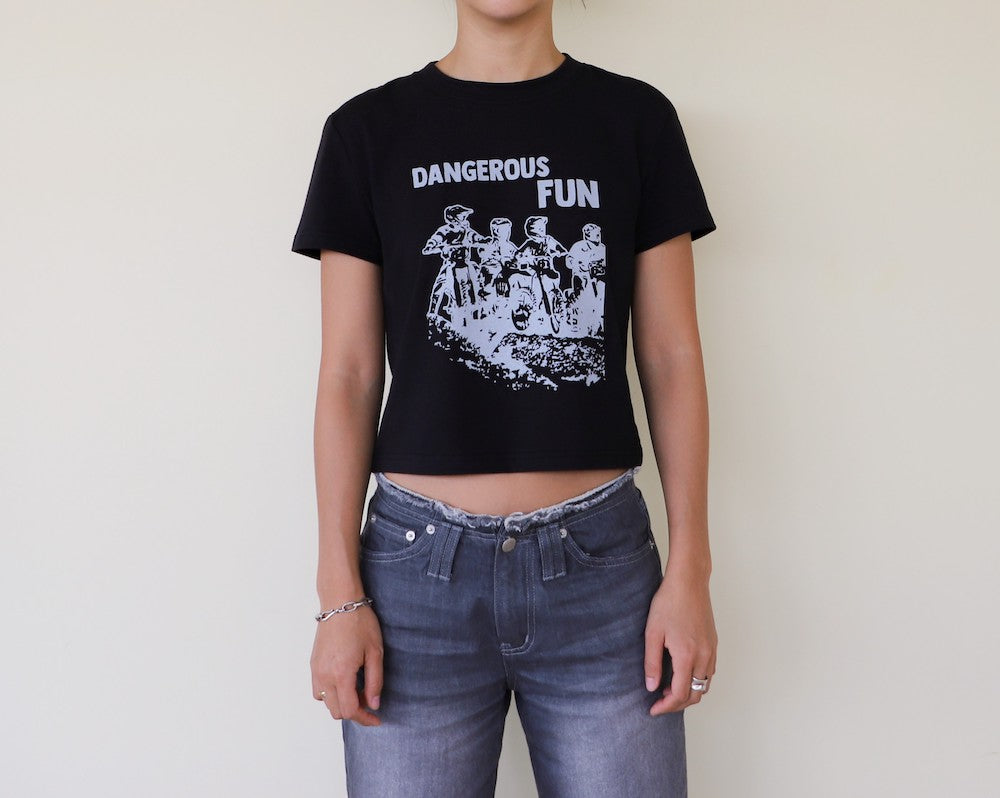 DANGEROUS FUN CROP T-SHIRT