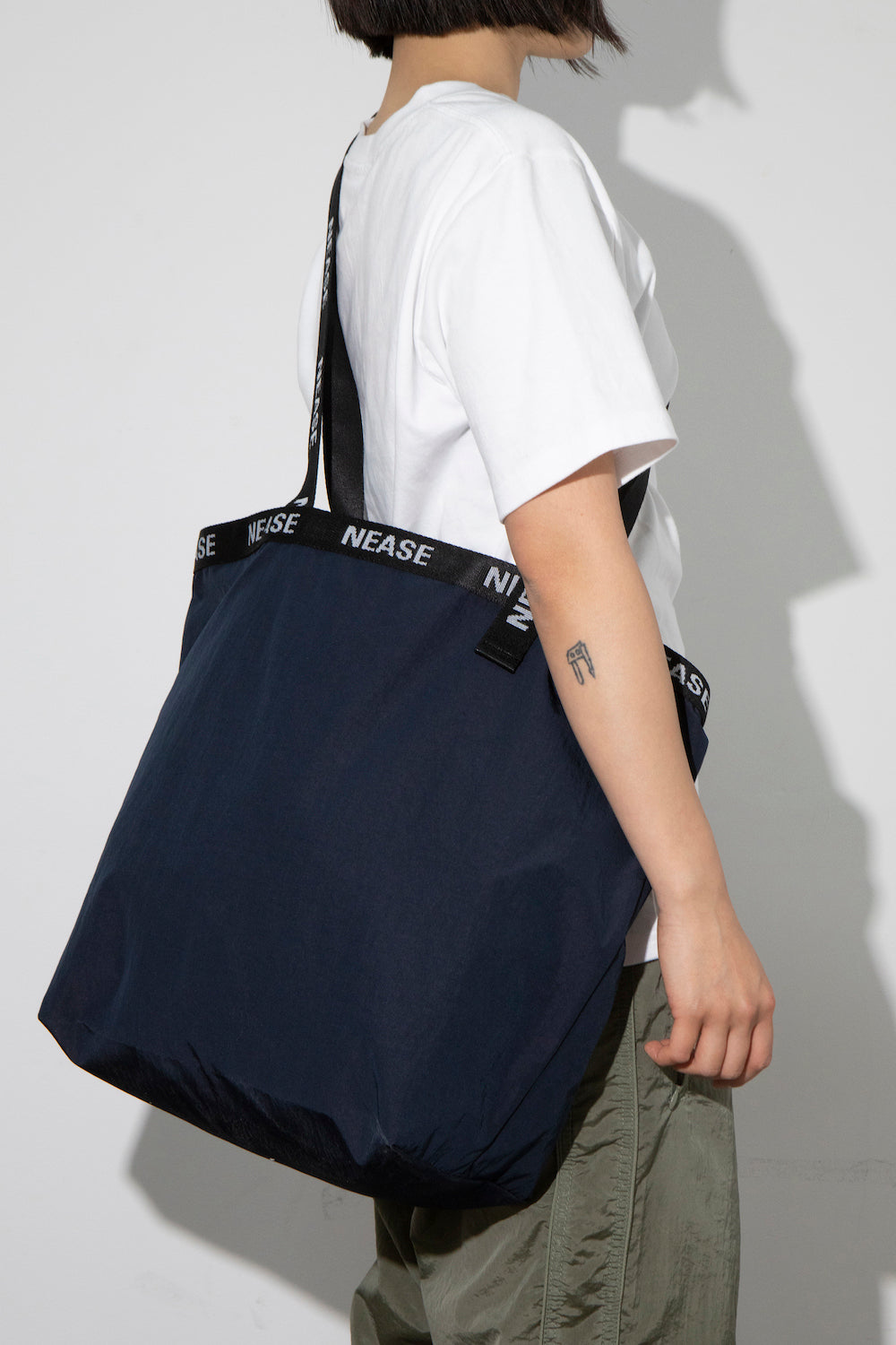Nylon tote bag