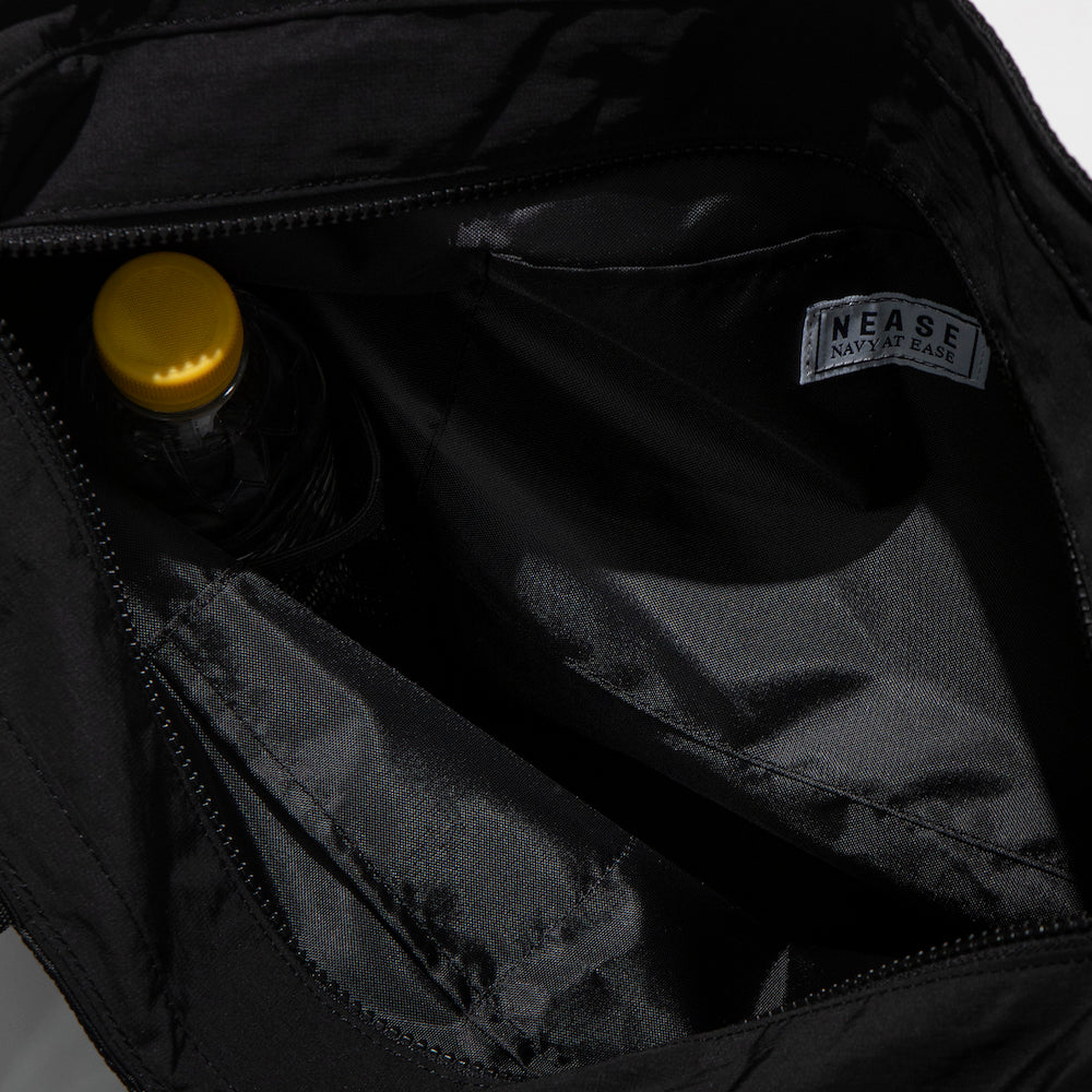 Nylon tote bag