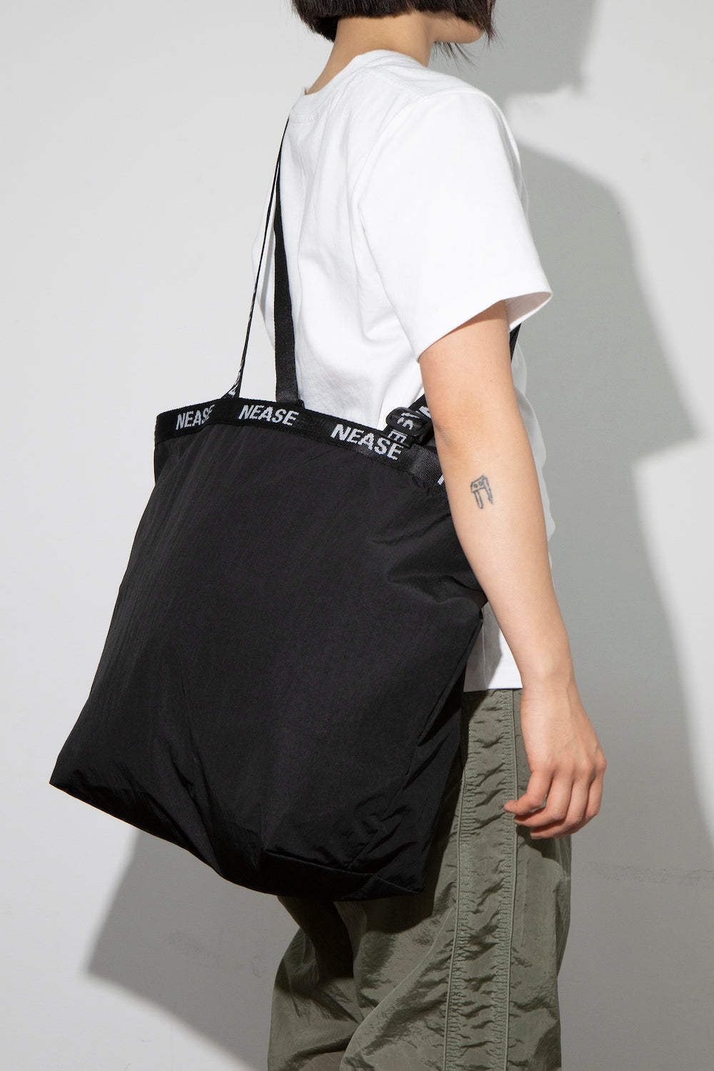 Nylon tote bag